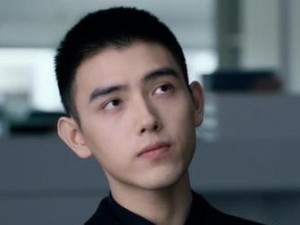 朱老师新英雄出装攻略（揭秘朱老师新英雄出装绝技，助你登顶王者荣耀！）